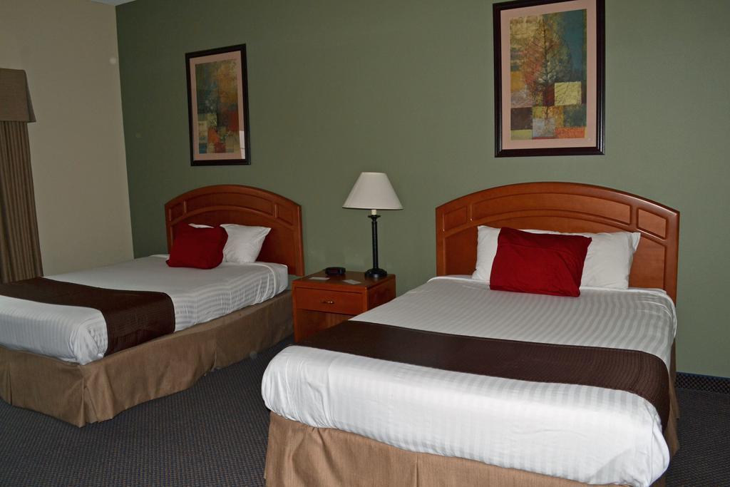 Paola Inn And Suites Eksteriør bilde
